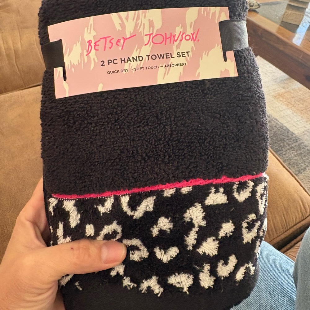 Betsey Johnson Black Cotton Hand Towel Set